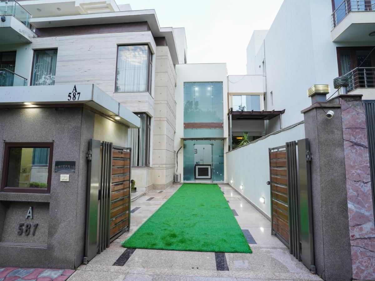 Lime Tree Hotel Sushant Lok Gurgaon Sector 29 Next To Iffco Chowk Metro Экстерьер фото