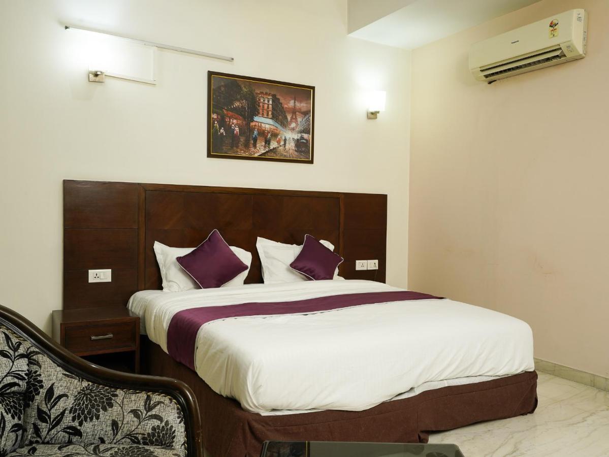 Lime Tree Hotel Sushant Lok Gurgaon Sector 29 Next To Iffco Chowk Metro Экстерьер фото