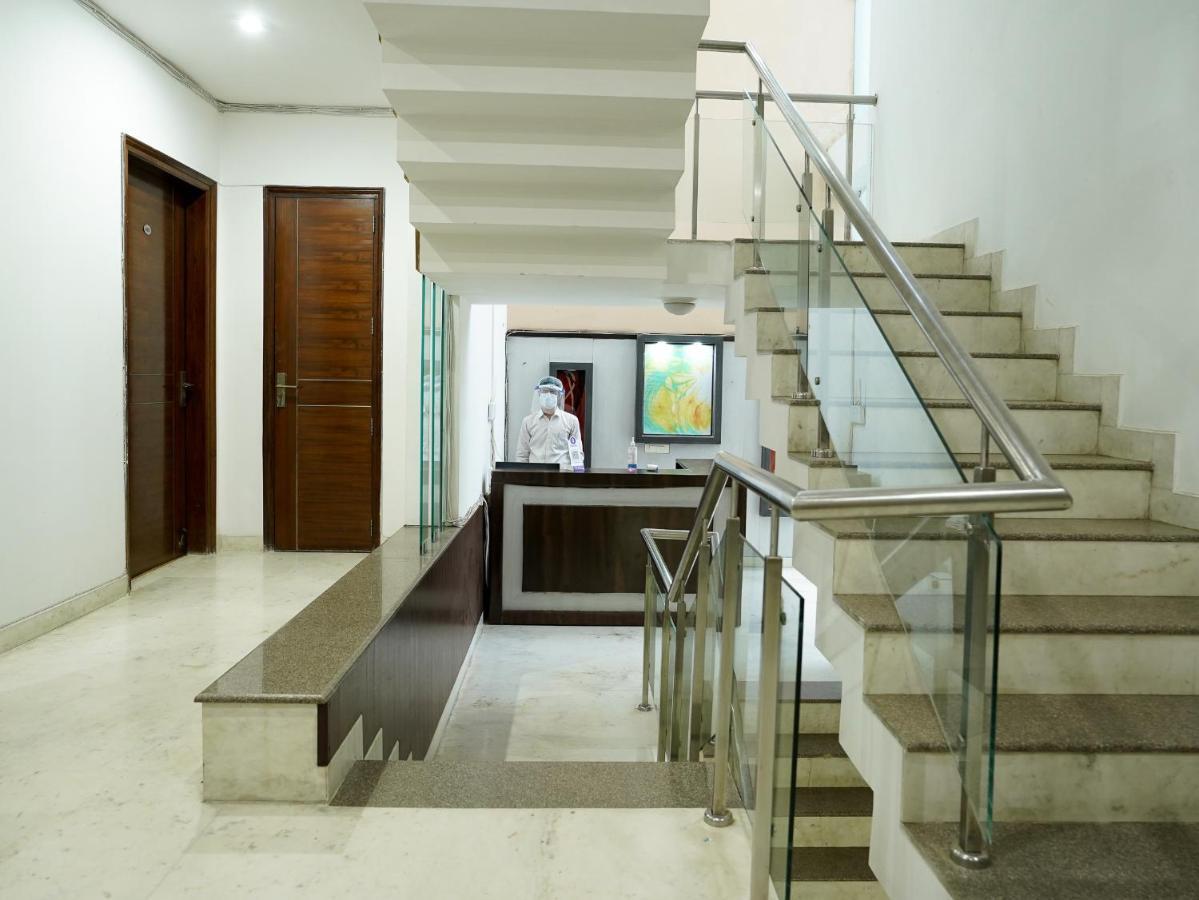 Lime Tree Hotel Sushant Lok Gurgaon Sector 29 Next To Iffco Chowk Metro Экстерьер фото
