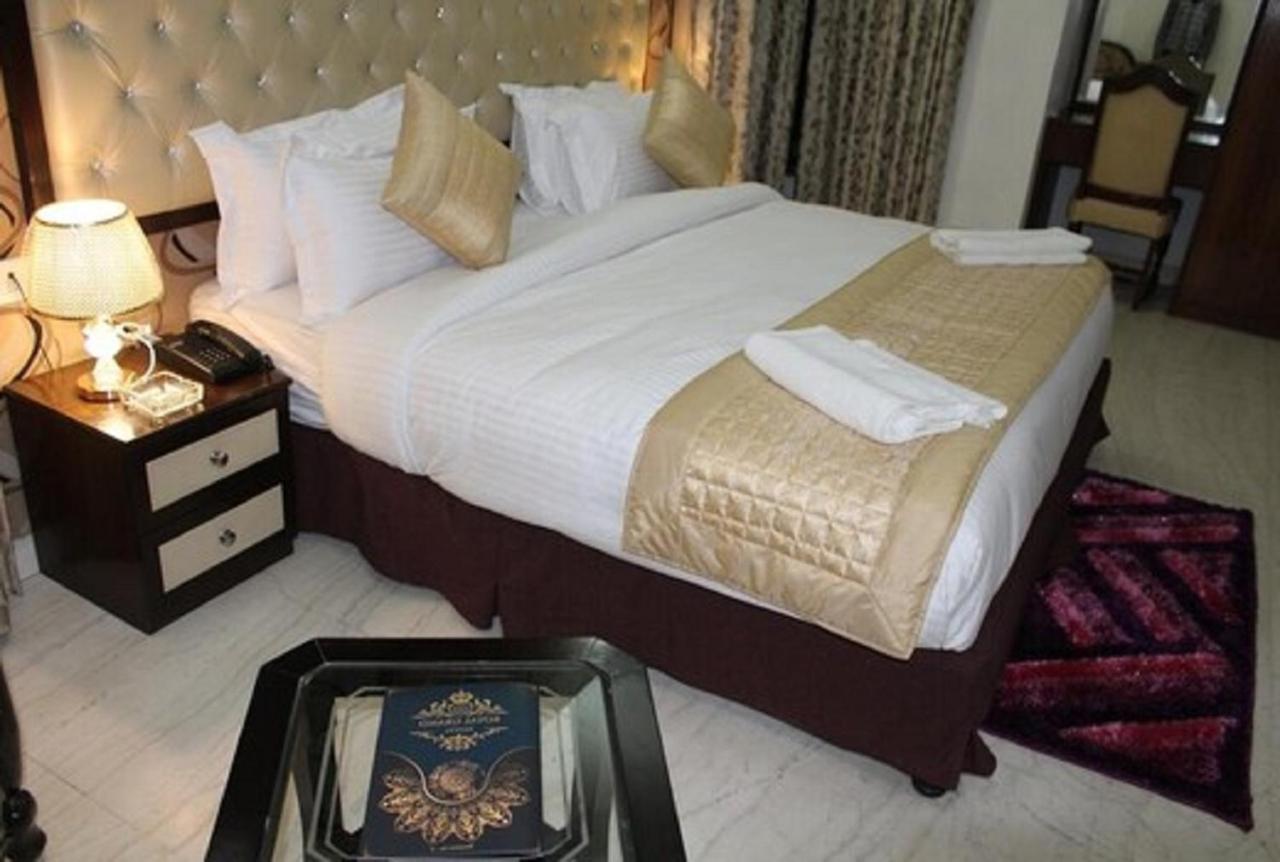 Lime Tree Hotel Sushant Lok Gurgaon Sector 29 Next To Iffco Chowk Metro Экстерьер фото