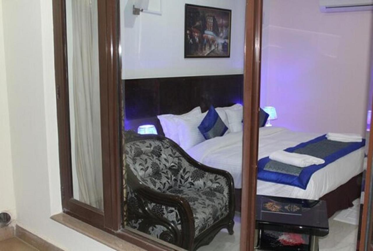 Lime Tree Hotel Sushant Lok Gurgaon Sector 29 Next To Iffco Chowk Metro Экстерьер фото