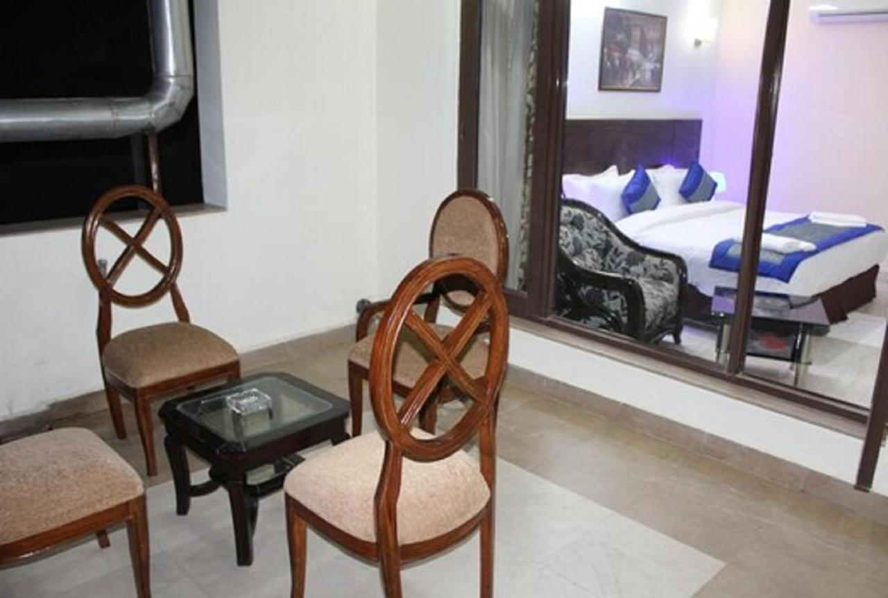 Lime Tree Hotel Sushant Lok Gurgaon Sector 29 Next To Iffco Chowk Metro Экстерьер фото