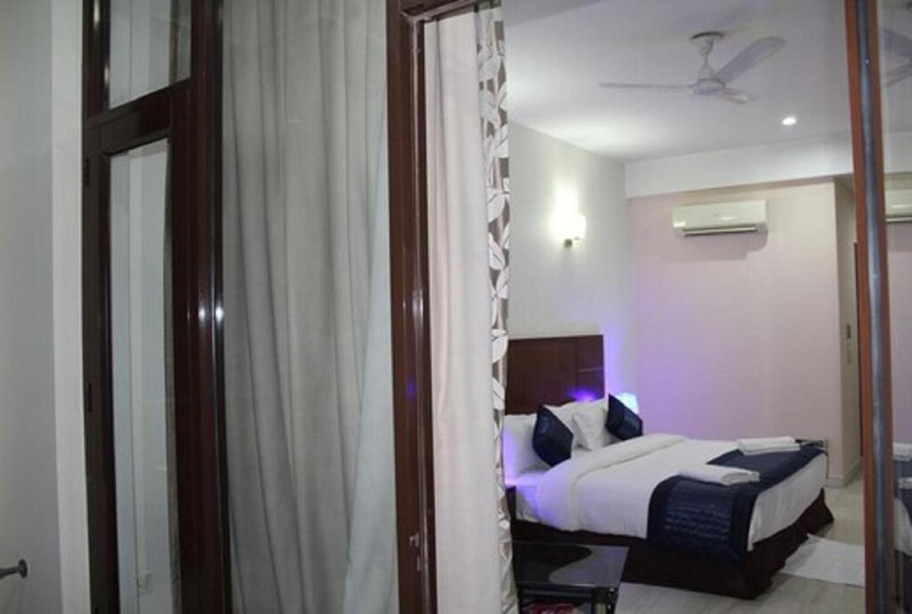 Lime Tree Hotel Sushant Lok Gurgaon Sector 29 Next To Iffco Chowk Metro Экстерьер фото