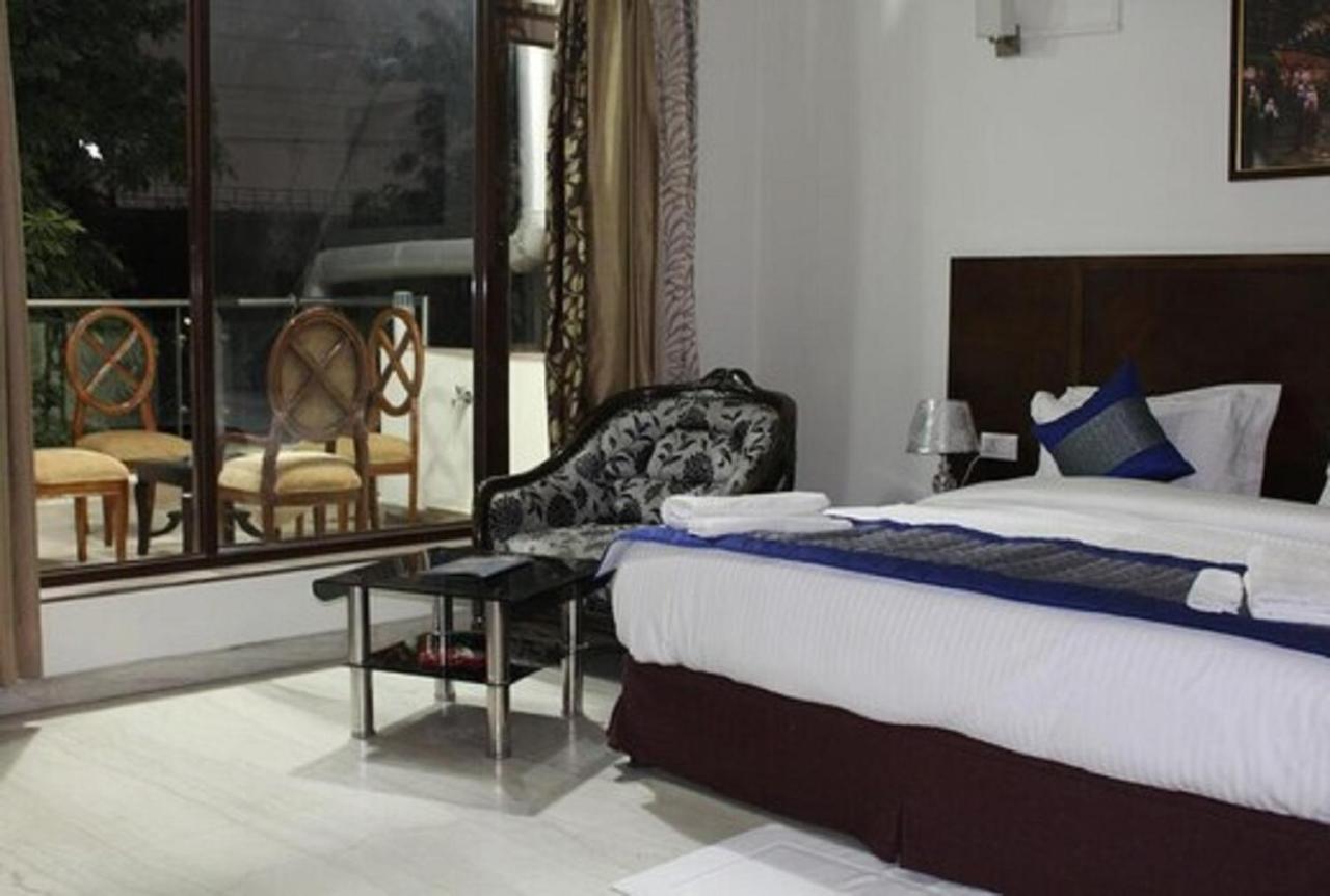 Lime Tree Hotel Sushant Lok Gurgaon Sector 29 Next To Iffco Chowk Metro Экстерьер фото
