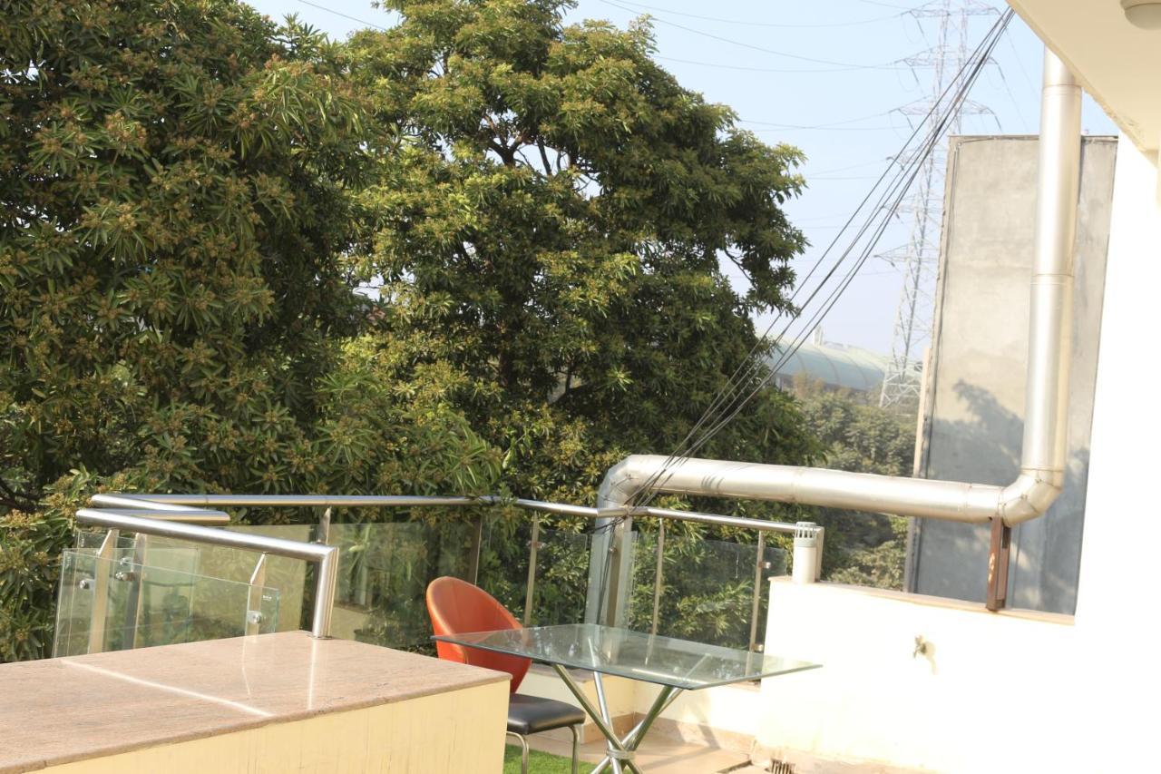 Lime Tree Hotel Sushant Lok Gurgaon Sector 29 Next To Iffco Chowk Metro Экстерьер фото